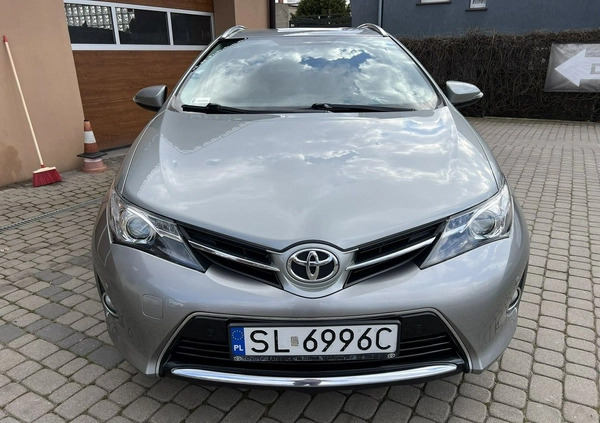 Toyota Auris cena 47900 przebieg: 105000, rok produkcji 2014 z Gniewkowo małe 277